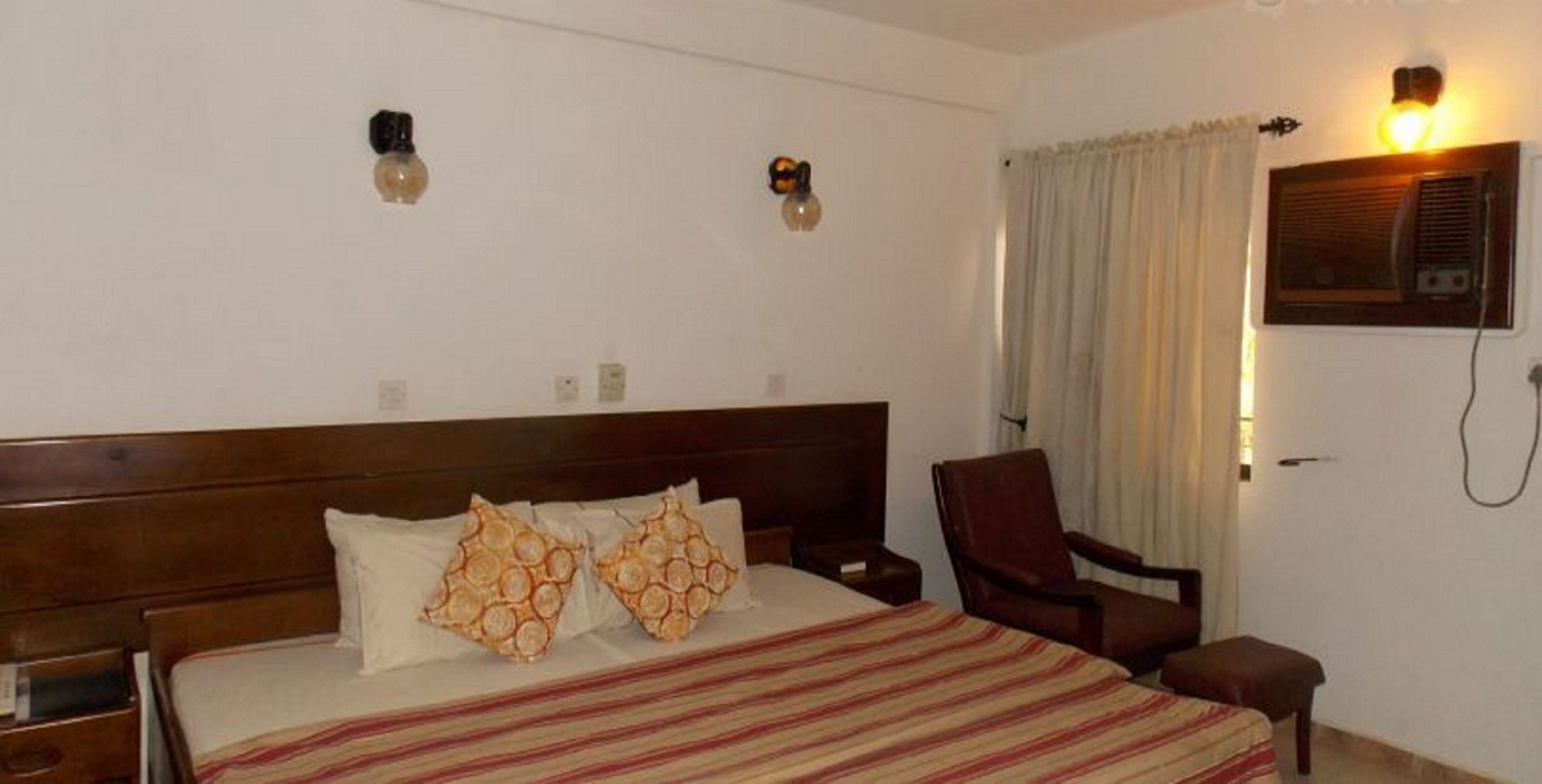 Whispering Palms Resort Magbon エクステリア 写真